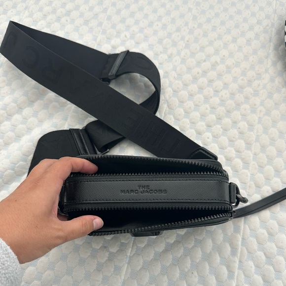 Marc Jacobs all black snapshot bag - Picture 2 of 4